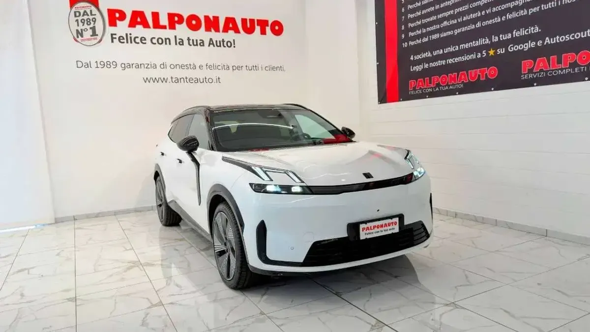 Nuova Lynk & Co 08 139 CV (102 kW) 2026 Crystal white pearl SUV