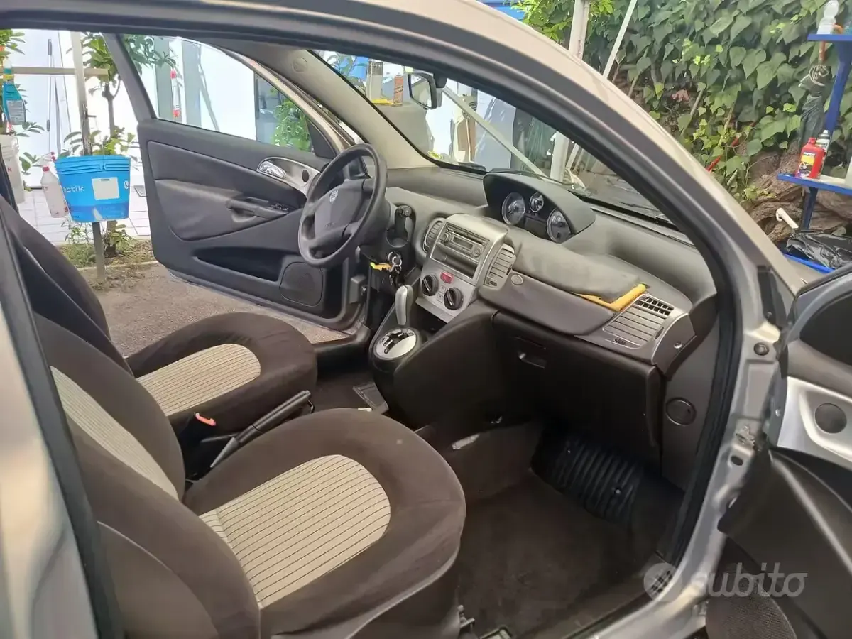 Usata Lancia Ypsilon 90 CV (66 kW) 2007 Giallo Utilitaria