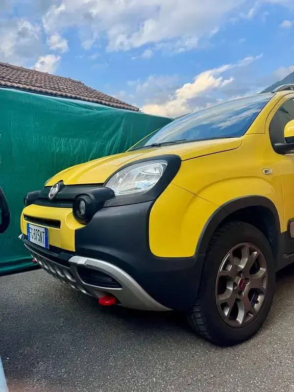 Usata Fiat Panda Cross Cross 90 CV (66 kW) 2017 Giallo Utilitaria