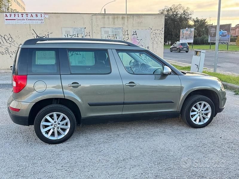Usata Skoda Yeti Easy 105 CV (77 kW) 2015 Verde SUV