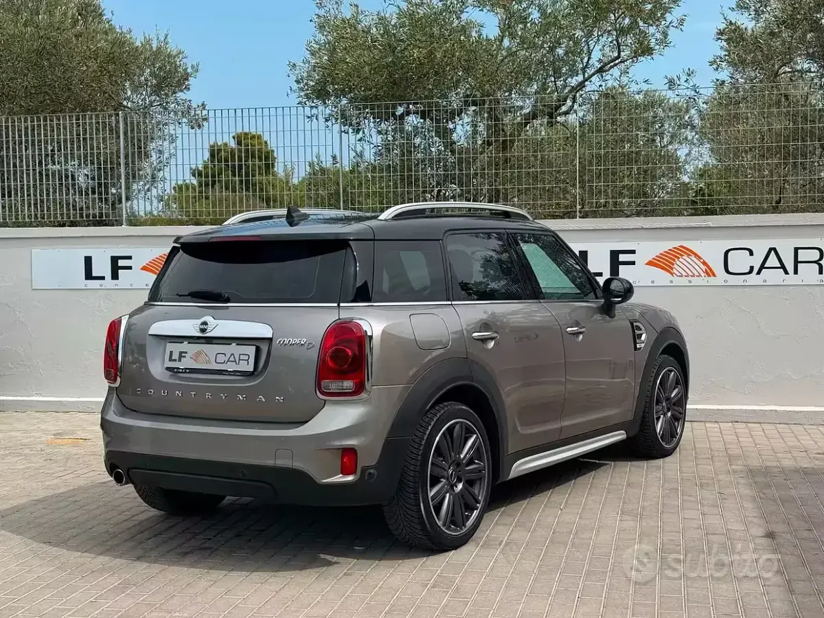 Usata Mini Cooper D Countryman Hype 150 CV (110 kW) 2017 Grigio SUV