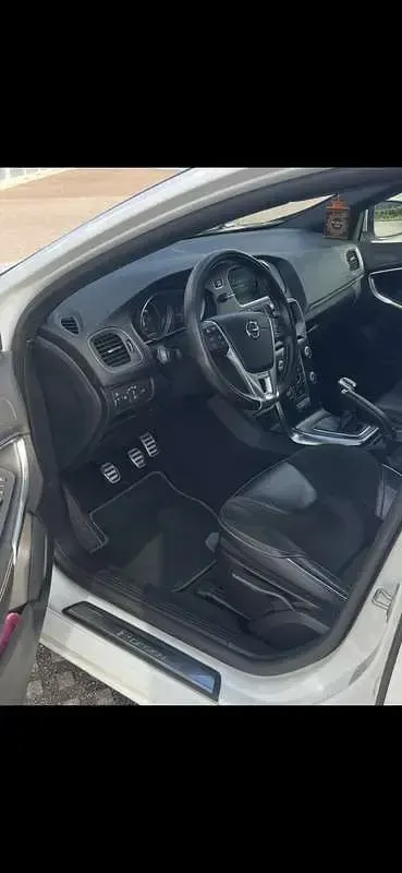 Usata Volvo V40 CC Business Edition 120 CV (88 kW) 2017 Station wagon