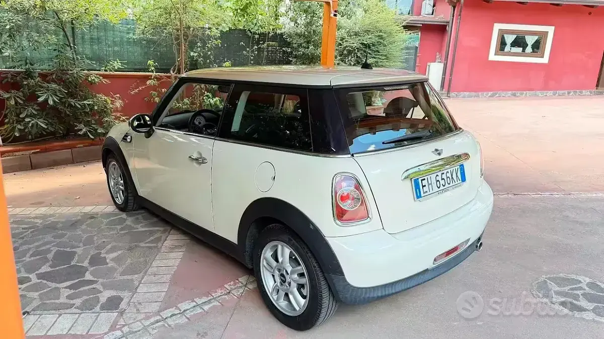 Usata Mini ONE 75 CV (55 kW) 2011 Giallo Utilitaria