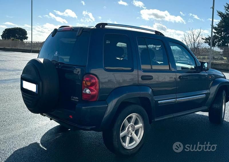 Usata Jeep Cherokee 163 CV (119 kW) 2007 Blu SUV