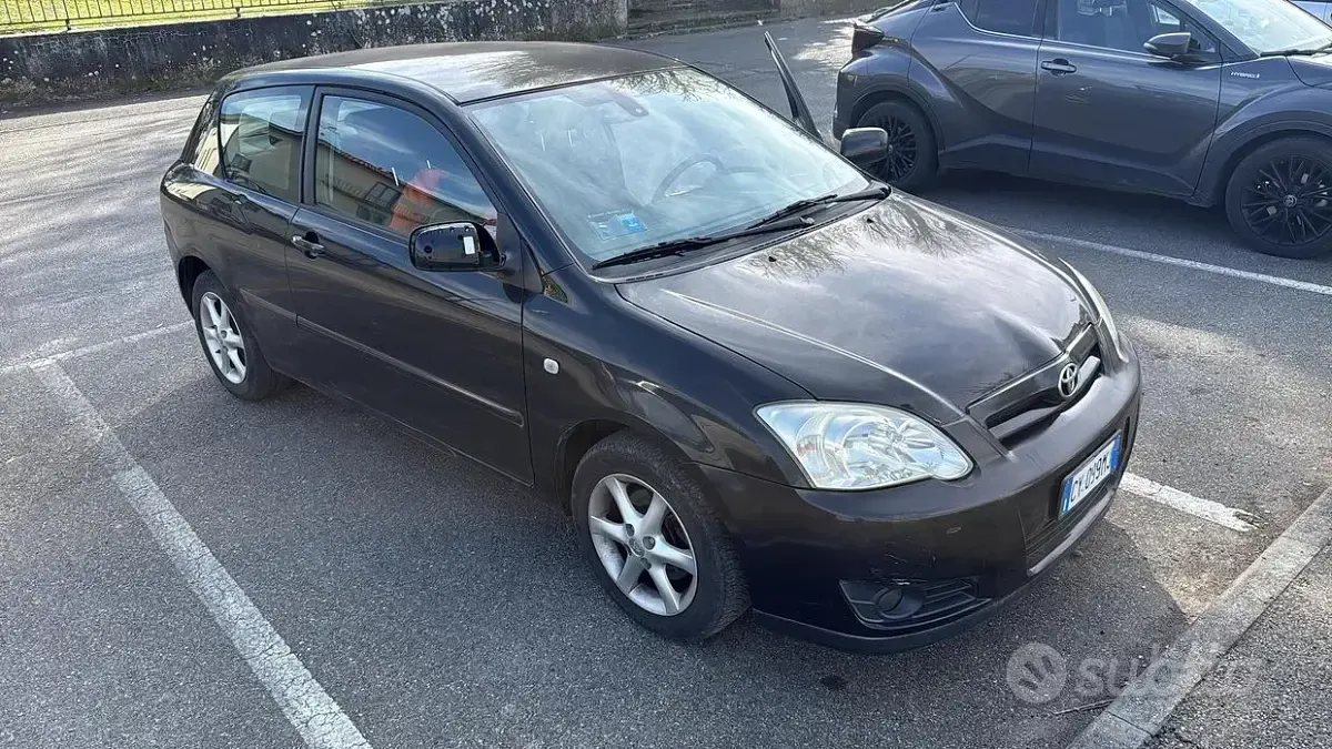 Usata Toyota Corolla Sol 90 CV (66 kW) 2006 Nero Berlina