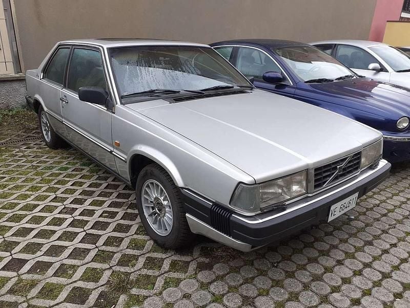 Usata Volvo 780 122 CV (89 kW) 1987 Argento Coupé