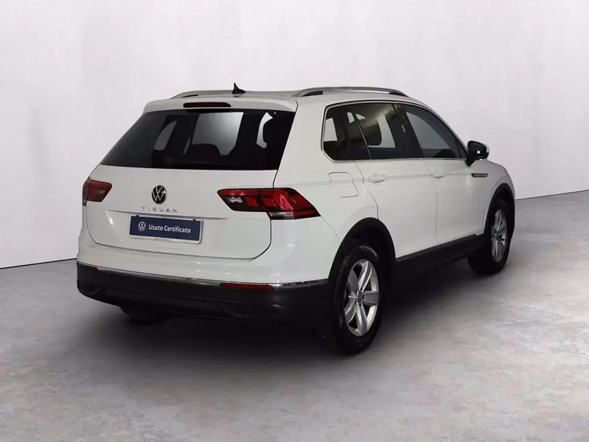 Usata VW Tiguan Life 150 CV (110 kW) 2021 0q pure white SUV