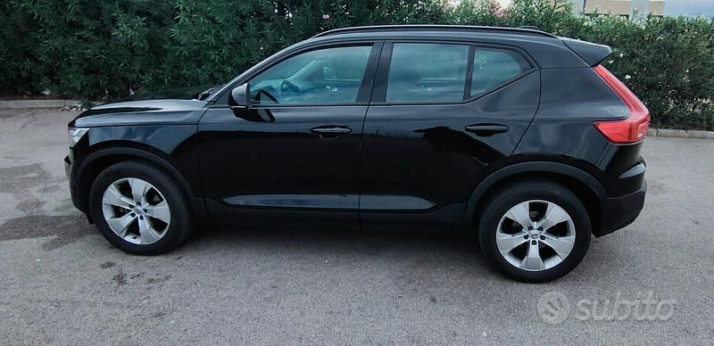 Usata Volvo XC40 Business Edition 150 CV (110 kW) 2018 Nero SUV
