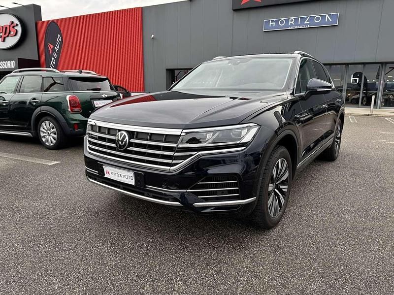 Usata VW Touareg Elegance 340 CV (250 kW) 2021 Blu/azzurro SUV