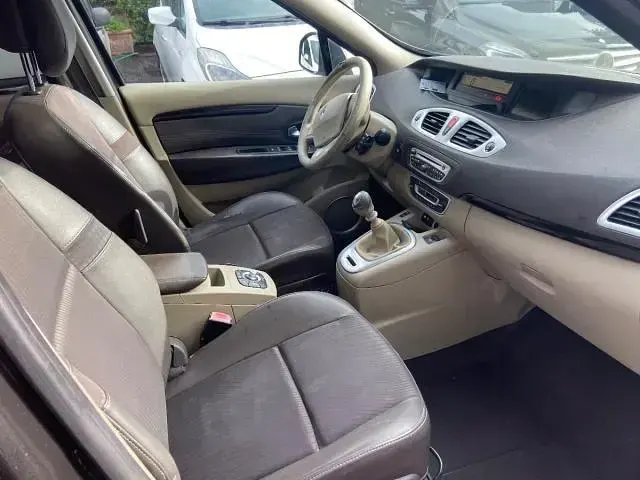 Usata Renault Scénic III Luxe 110 CV (80 kW) 2010 Nero Monovolume