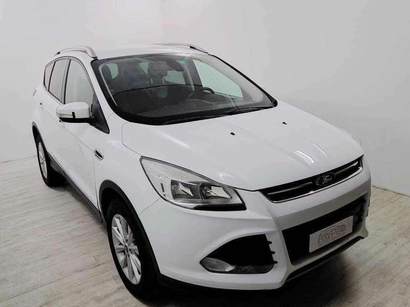 Usata Ford Kuga Titanium 150 CV (110 kW) 2016 Grigio SUV