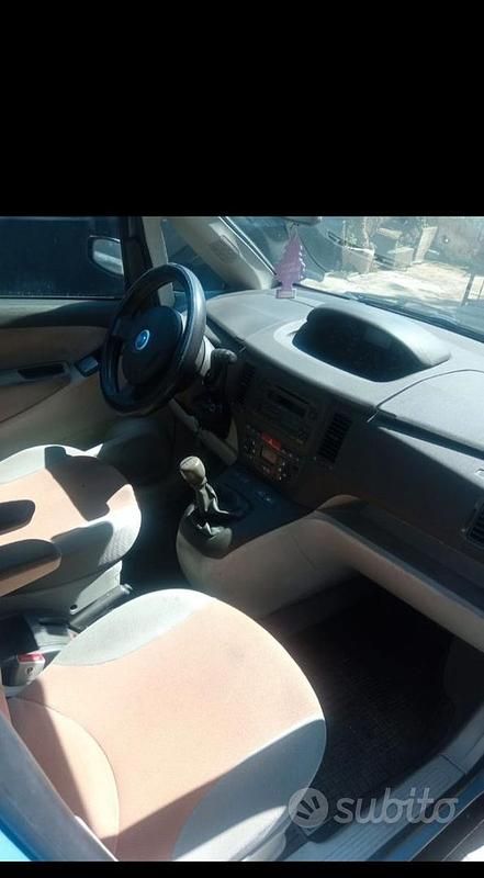 Usata Fiat Idea 70 CV (51 kW) 2004 Blu Monovolume