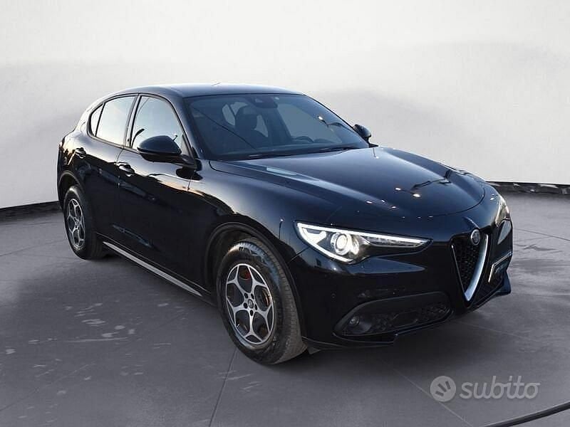 Usata Alfa Romeo Stelvio Super 160 CV (117 kW) 2022 Nero SUV