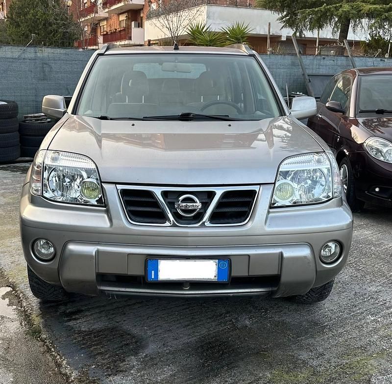 Usata Nissan X-Trail 135 CV (99 kW) 2003 Grigio SUV