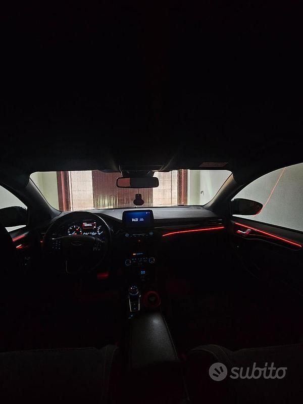 Nero Usata 2021 Ford Focus ST-Line Tre volumi | 14.000 € (Buon prezzo) - Immagine 1/4