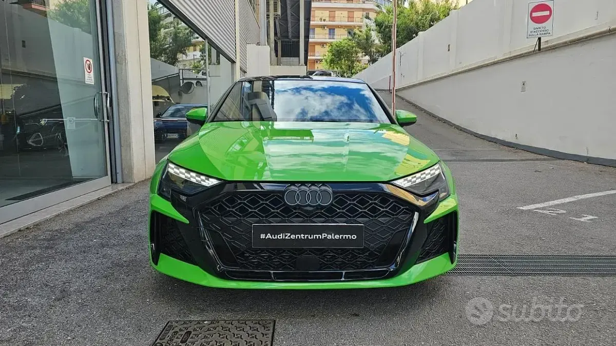 Usata Audi RS3 Comfort 400 CV (294 kW) 2025 Verde Berlina
