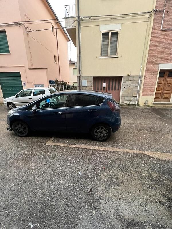 Usata Ford Fiesta 60 CV (44 kW) 2010 Blu Utilitaria