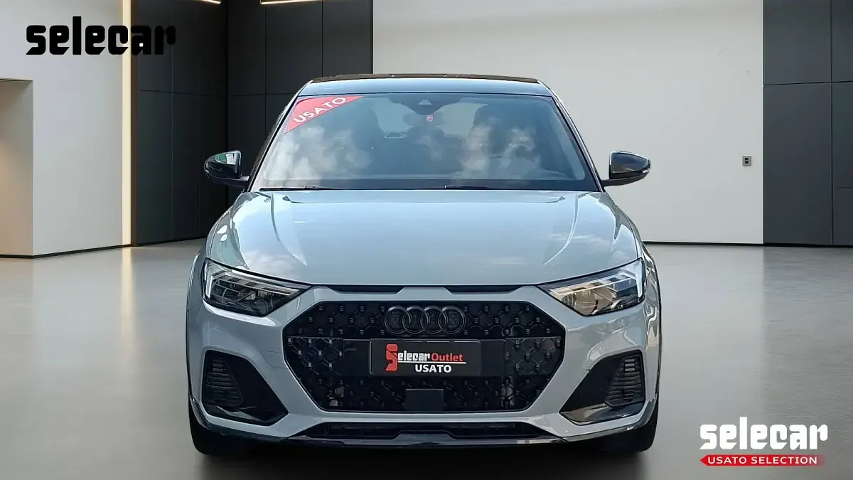 Usata Audi A1 Ambiente 116 CV (85 kW) 2024 Grigio freccia perla SUV
