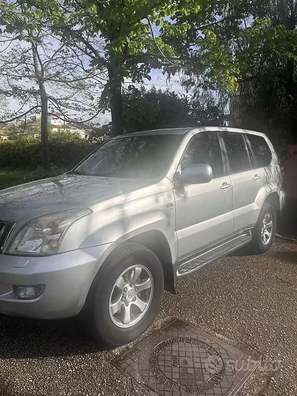 Usado Toyota Land Cruiser 173 CV (127 kW) 2009 Gris SUV