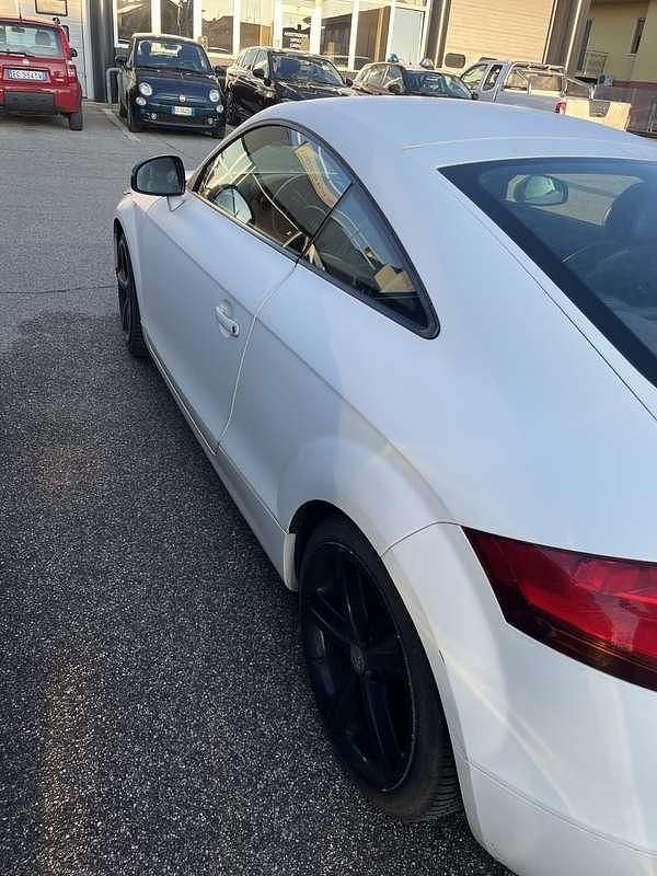 Begagnad Audi TT Ambiente 200 HK (147 kW) 2007 Vit Sportkupé