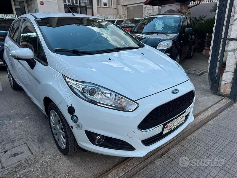 Usata Ford Fiesta Business Edition 60 CV (44 kW) 2016 Bianco Berlina