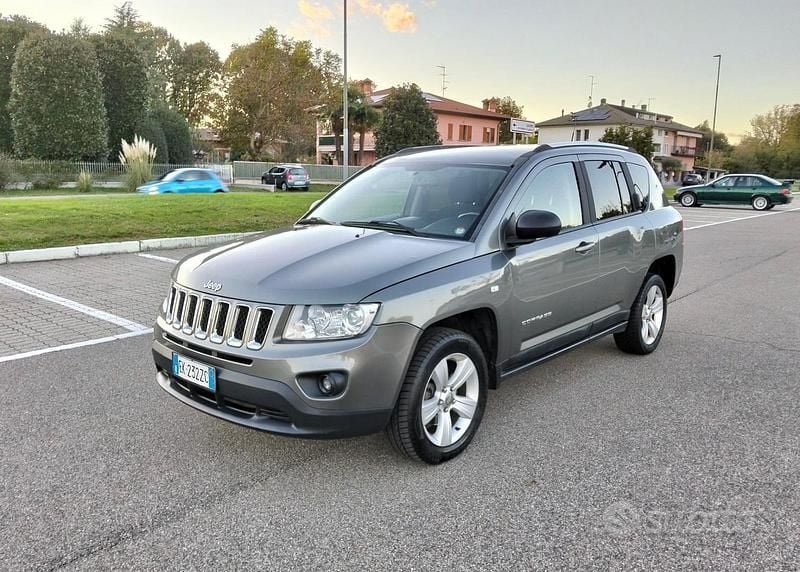 Grigio Usata 2011 Jeep Compass Limited SUV | 5500 € (Ottimo prezzo) - Immagine 1/4