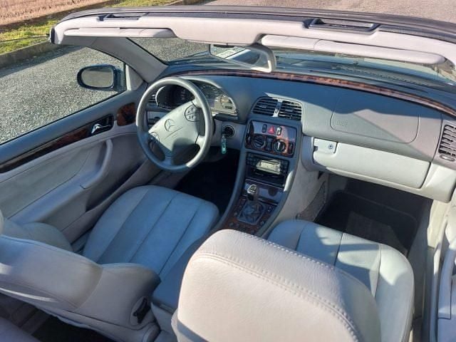 Usata Mercedes CLK200 Elegance 163 CV (119 kW) 2000 Blu Cabrio