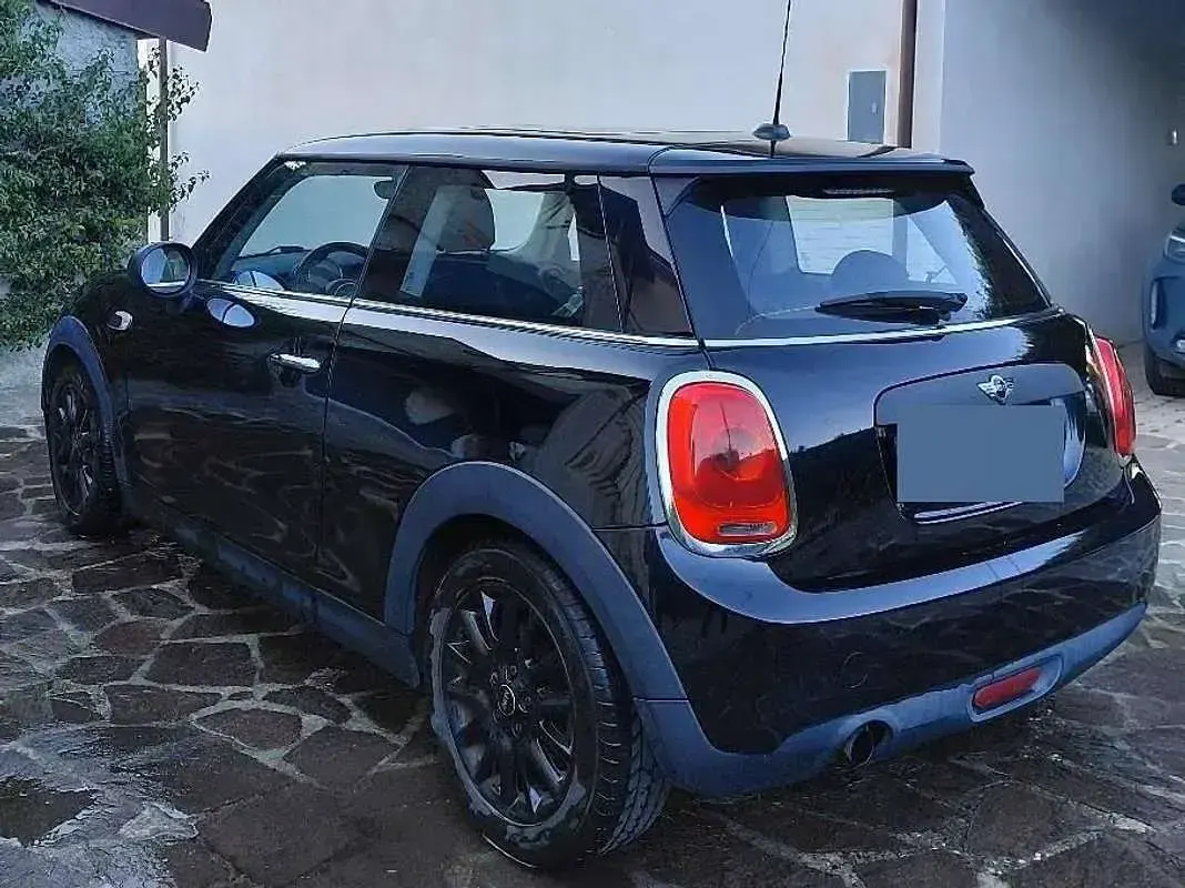 Usata Mini ONE 102 CV (75 kW) 2016 Nero Utilitaria