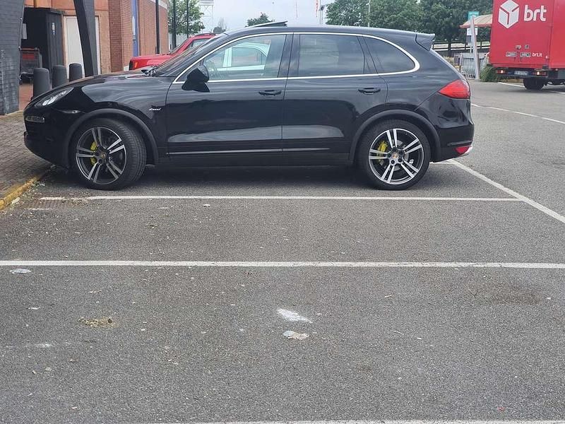 Usata Porsche Cayenne 245 CV (180 kW) 2011 Nero SUV