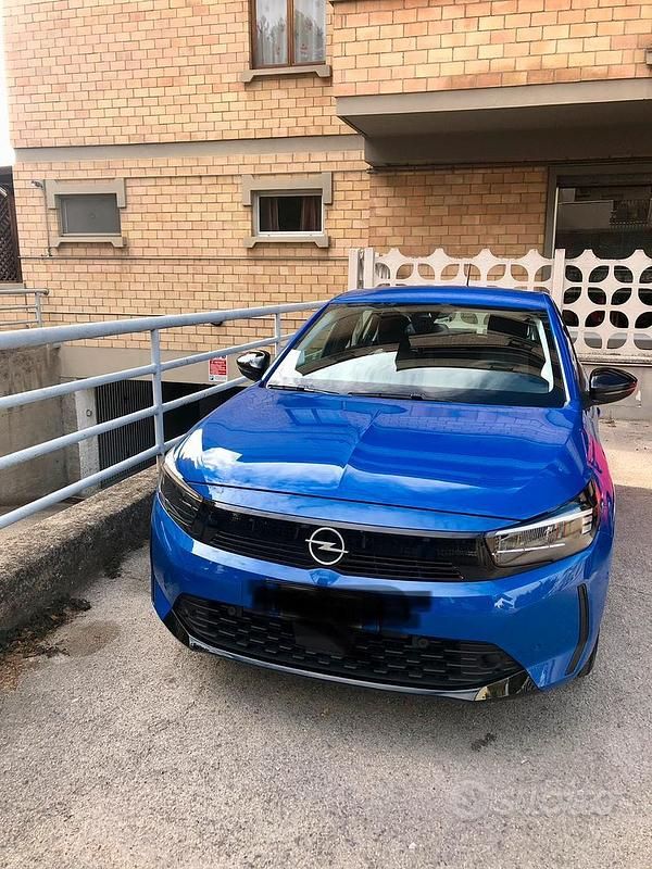 Usata Opel Corsa 75 CV (55 kW) 2024 Blu Berlina
