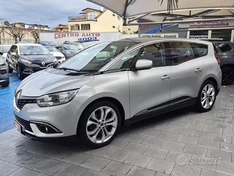 Usata Renault Grand Scénic IV Initiale Paris 120 CV (88 kW) 2019 Bianco Monovolume