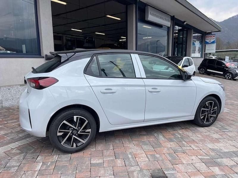 Nuova Opel Corsa S 101 CV (74 kW) 2026 Kontur white tetto nero Utilitaria
