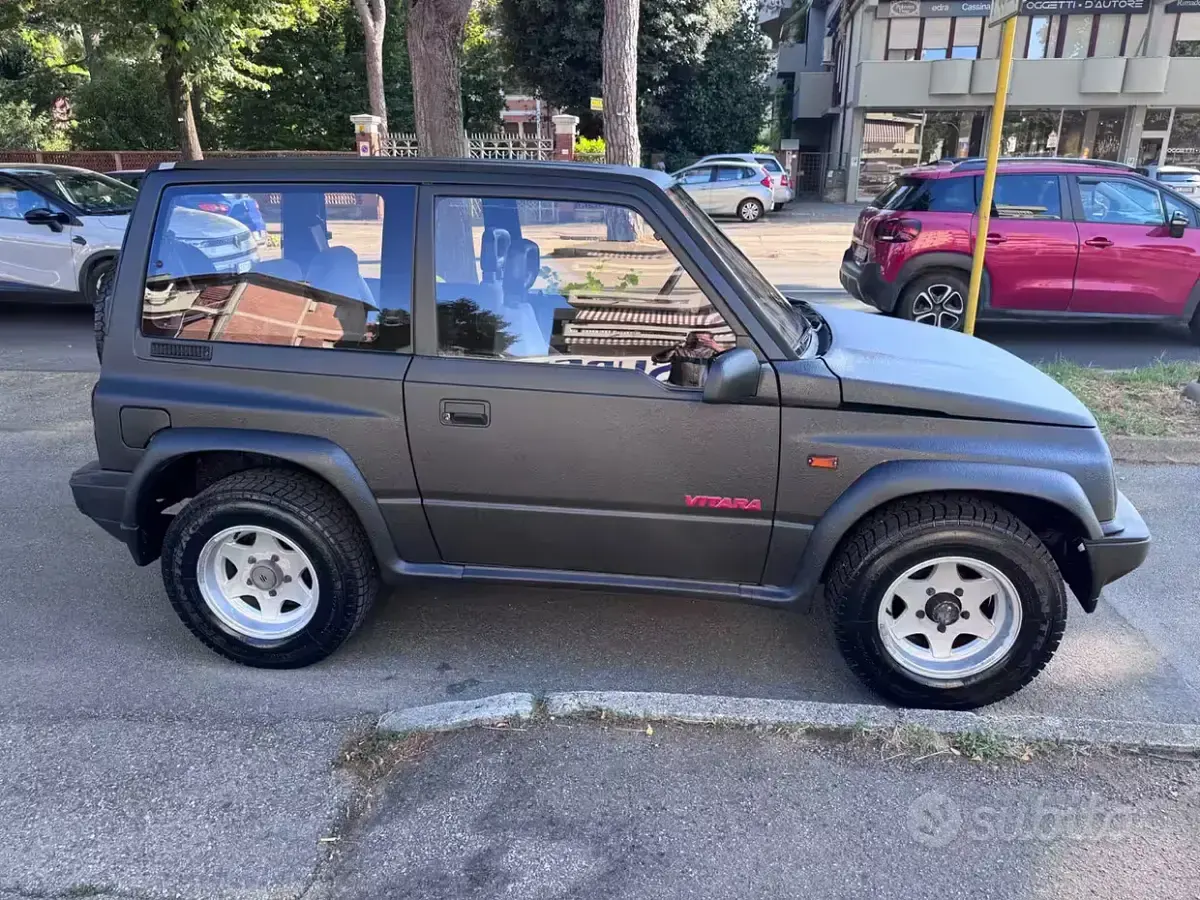 Usata Suzuki Vitara 80 CV (58 kW) 1992 Nero SUV