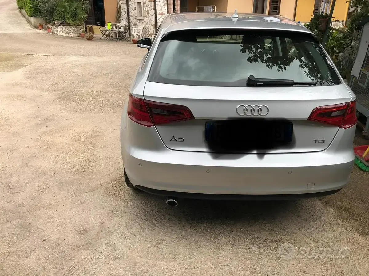 Usata Audi A3 105 CV (77 kW) 2013 Grigio Berlina