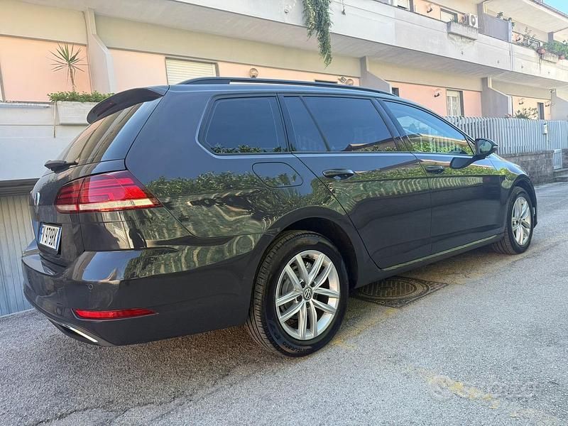 Usata VW Golf VII 116 CV (85 kW) 2019 Nero Station wagon