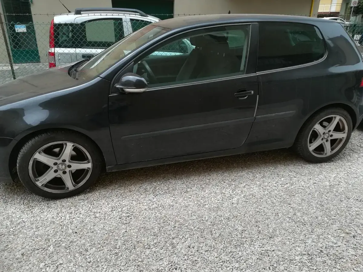 Usata VW Golf IV 2005 Berlina