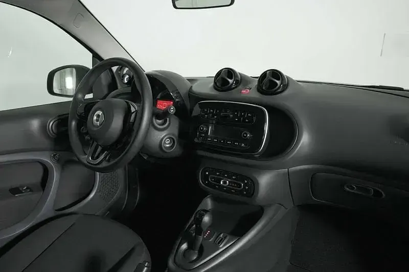 Begagnad Smart ForTwo Coupé 41 kW (56 HK) 2022 Svart Halvkombi