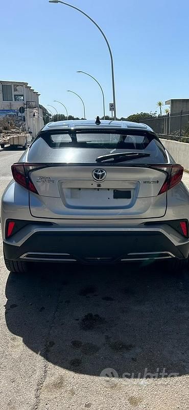 Grigio Usata 2023 Toyota C-HR SUV | 20.000 € - Immagine 1/4