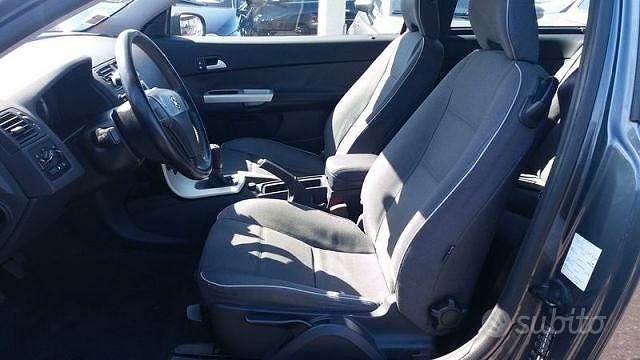 Usata Volvo C30 109 CV (80 kW) 2007 Grigio Utilitaria