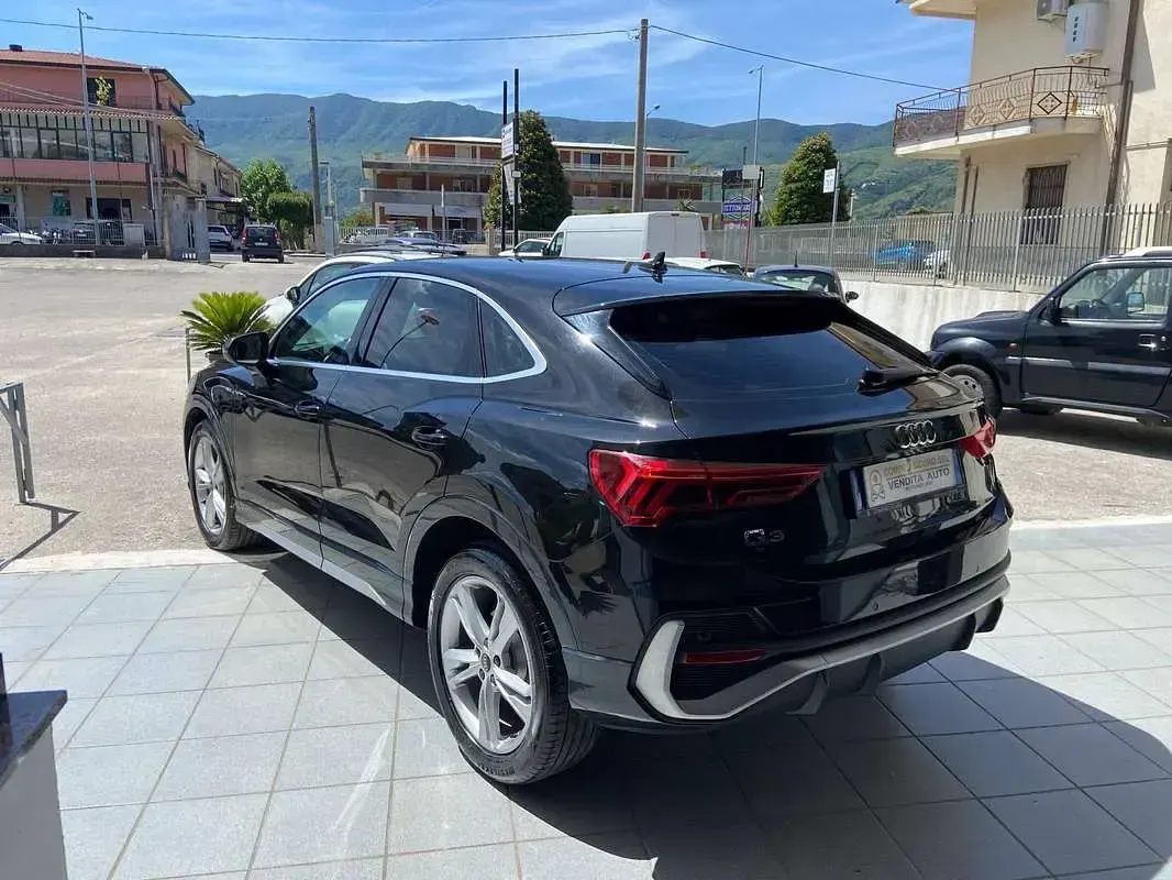 Usata Audi Q3 Sportback S-Line 150 CV (110 kW) 2023 Nero SUV
