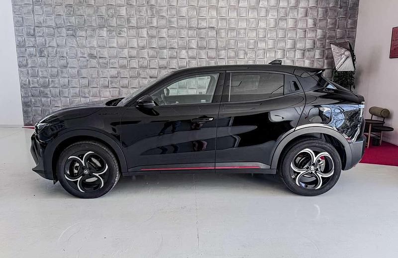 Usata Alfa Romeo Junior Edizione Speciale 136 CV (100 kW) 2025 Nero SUV