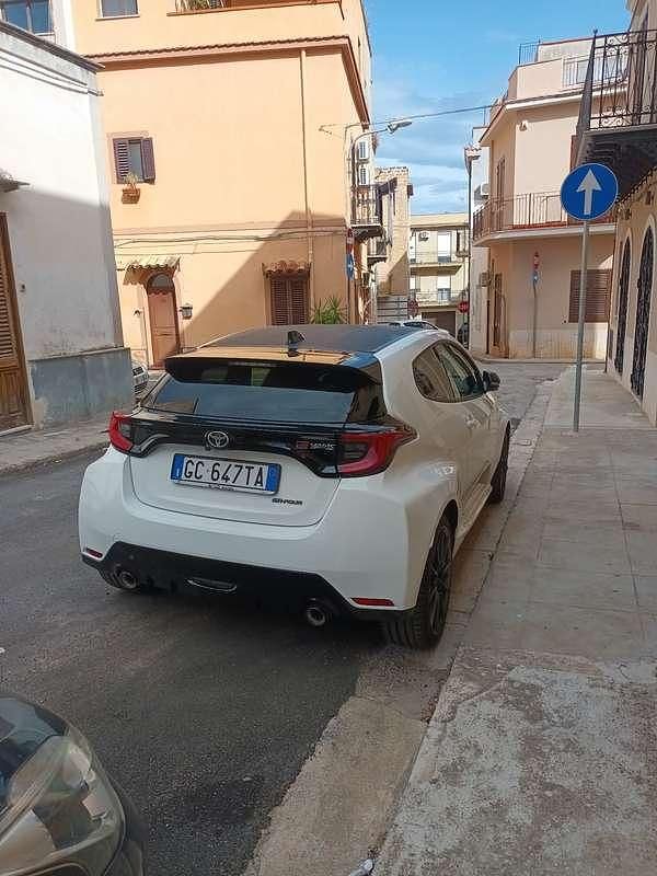 Usata Toyota Yaris 261 CV (191 kW) 2021 Utilitaria