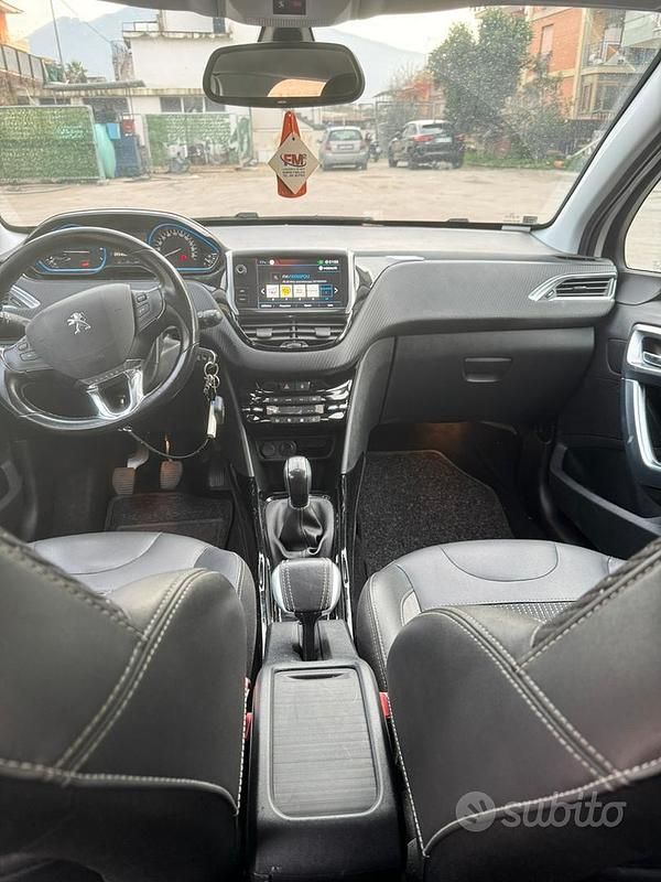 Usata Peugeot 2008 82 CV (60 kW) 2018 Bianco SUV