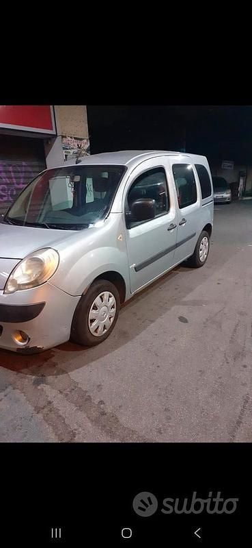 Usata Renault Kangoo 86 CV (63 kW) 2010 Grigio Berlina