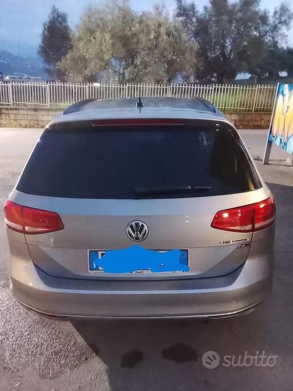 Usata VW Passat 120 CV (88 kW) 2015 Grigio Berlina
