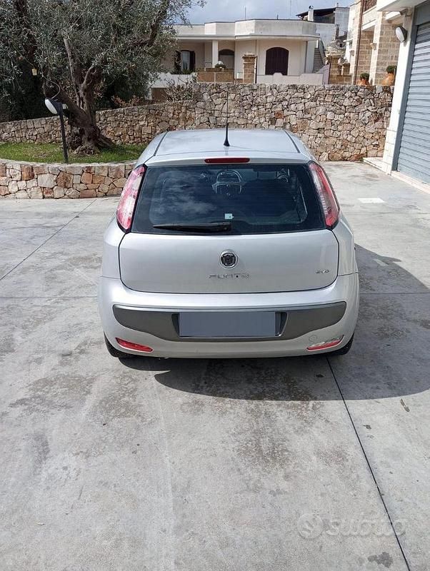 Usata Fiat Grande Punto 75 CV (55 kW) 2011 Grigio Utilitaria