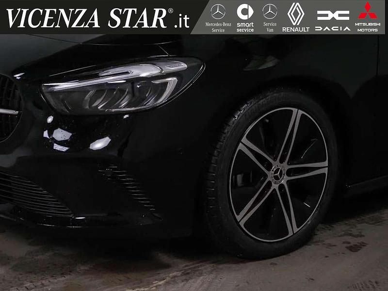 Usata Mercedes B180 Advanced 136 CV (100 kW) 2024 Nero notte Monovolume