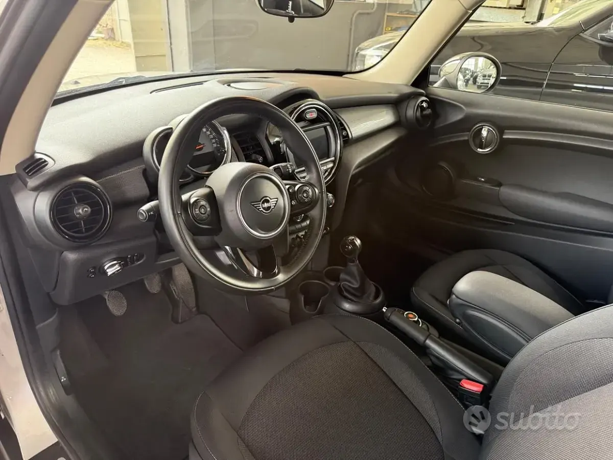 Occasion Mini Cooper D 116 ch (85 kW) 2019 Blanc Citadine