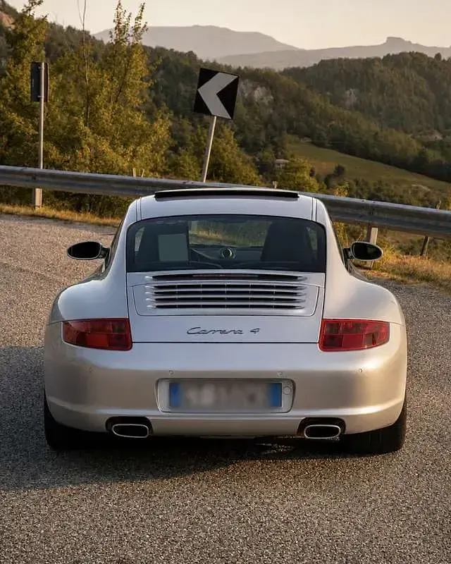 Usata Porsche 911 Carrera 4 Sport 345 CV (253 kW) 2008 Argento Coupé