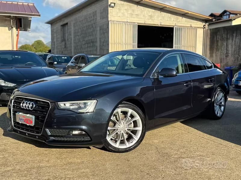 Usata Audi A5 Advanced 177 CV (130 kW) 2011 Blu Coupé